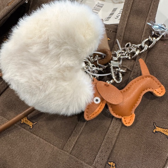 Madden Girl Dachshund Tote - Picture 3 of 6